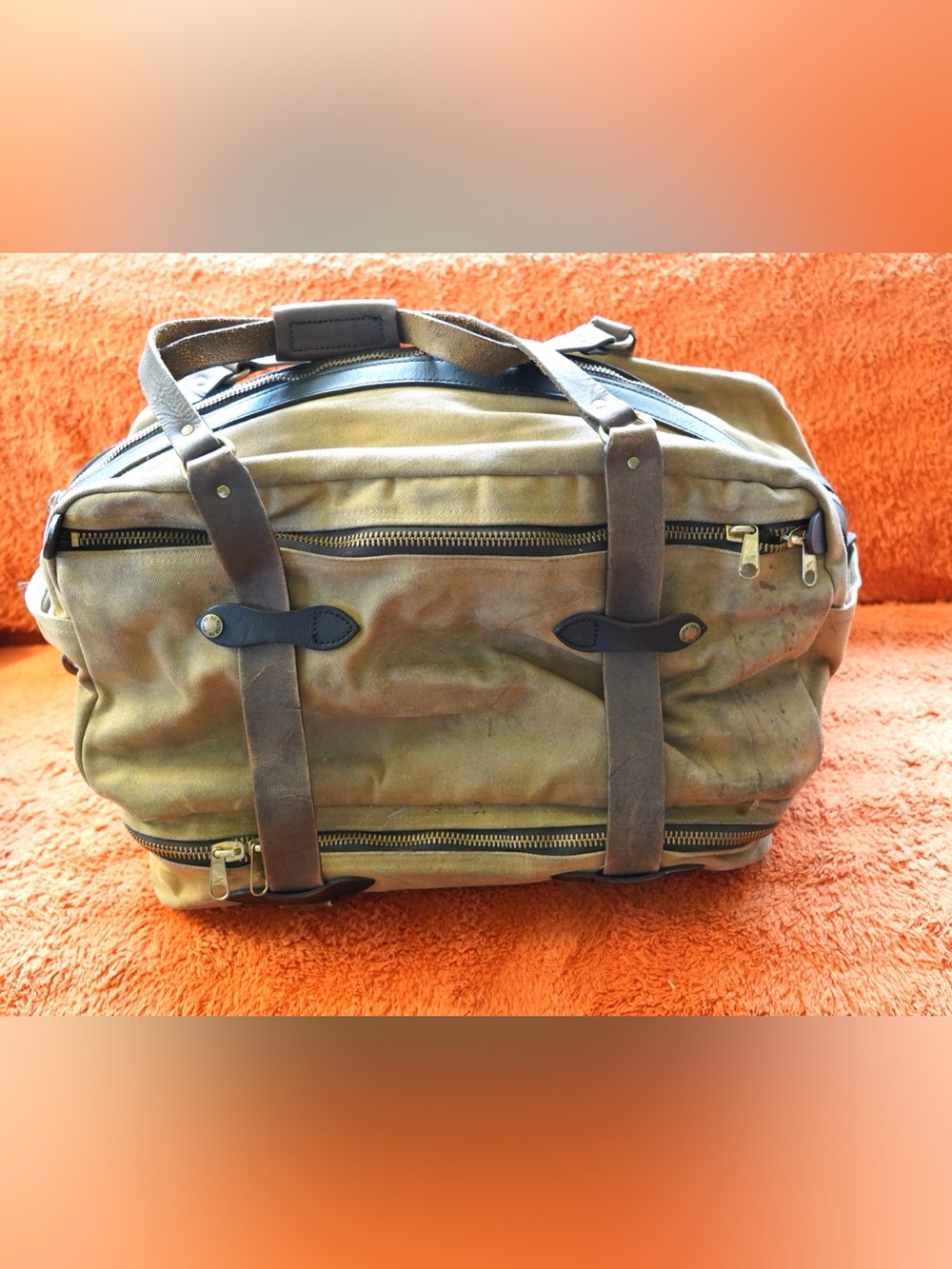Vtg Filson Medium Outfitter Duffle Bag 236 Made In USA Expandable Talon Zippers